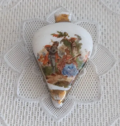 Fole Miniatura Em Porcelana Limoges Francesa Antiga com Cena Romântica