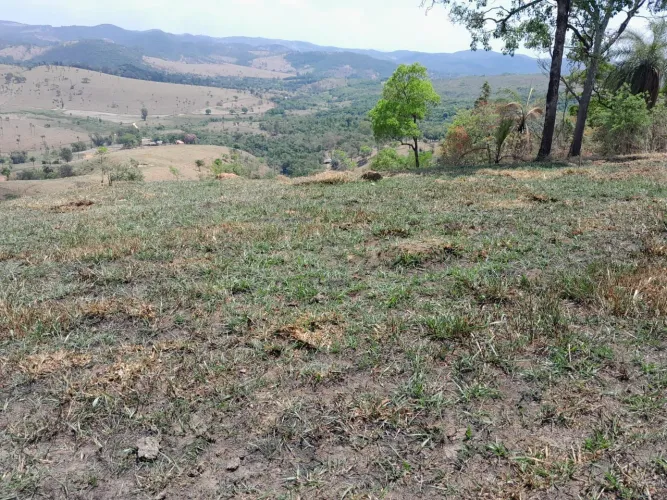 Terreno de 5 mil metros em azurita