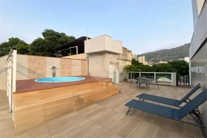Casa de Vila à venda com 3 quartos, sendo 1 suíte, em Tijuca, Rio de Janeiro - RJ