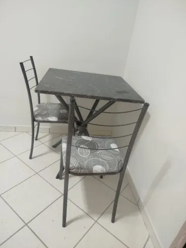 Mesa com cadeiras