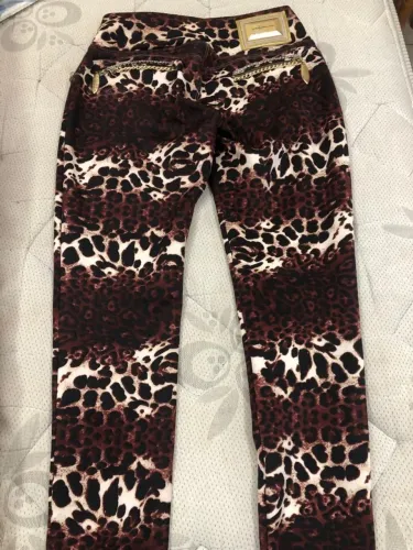 Calça tigrada com correntes e Strass N40/42
