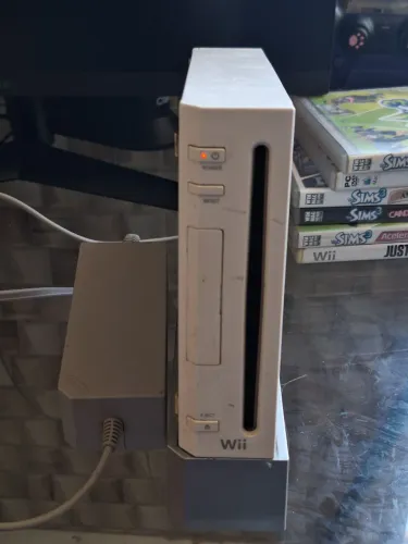 Nintendo Wii - Liga normalmente + 2 controles!