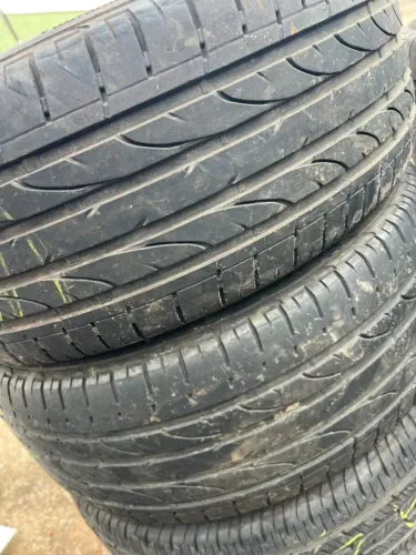 Pneu 235/60/16 Bridgestone Dueler com 85 % de vida útil