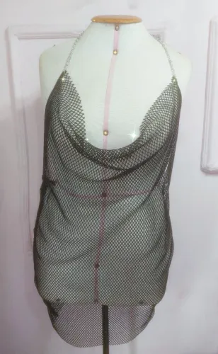 Vestido brilhoso tela 