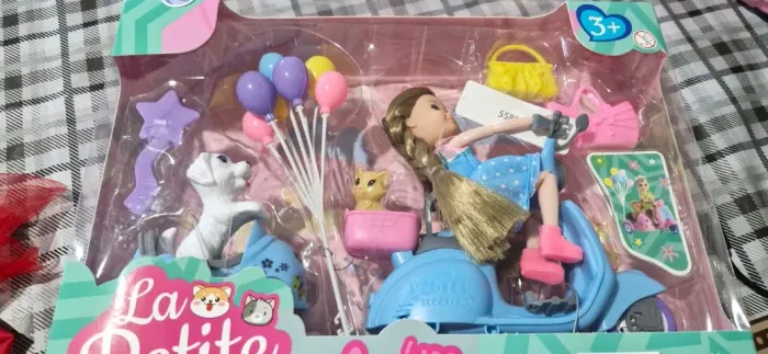 Mini boneca Le Petite Amelie brink+ nova