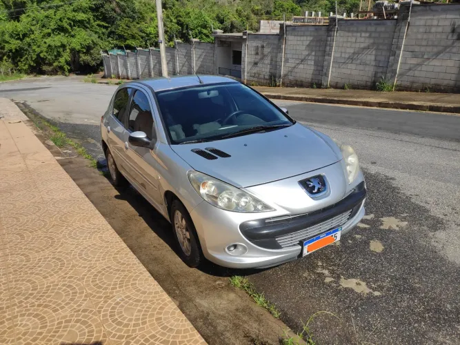 Peugeot 207 XR Sport 1.4 Flex 8V 5P 2010