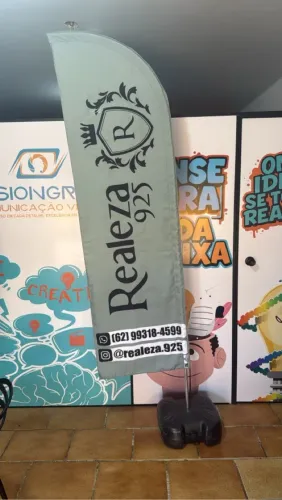 Wind banner
