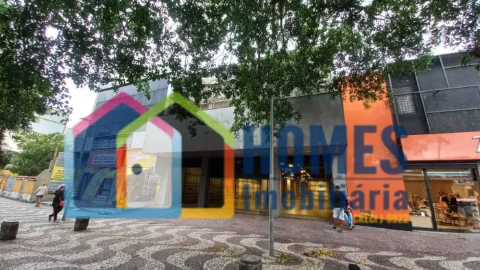 Imóvel para aluguel possui 700 metros quadrados em Bangu - Rio de Janeiro - RJ