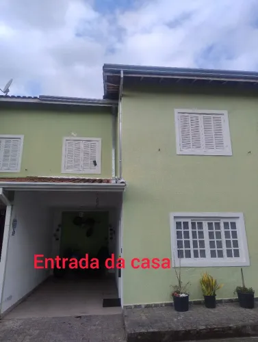 Casa sobrado no Condomínio Residencial Veneza, Jardim California, Jacareí - SP.