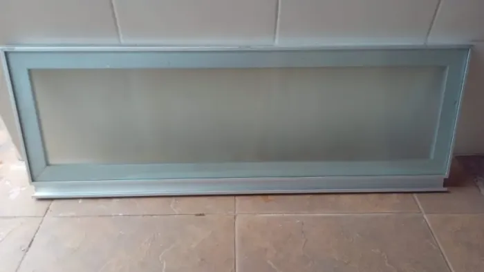 Porta de Armários Cozinha, Banheiro e Afins | Basculante em Metal e Vidro Branco | Usado