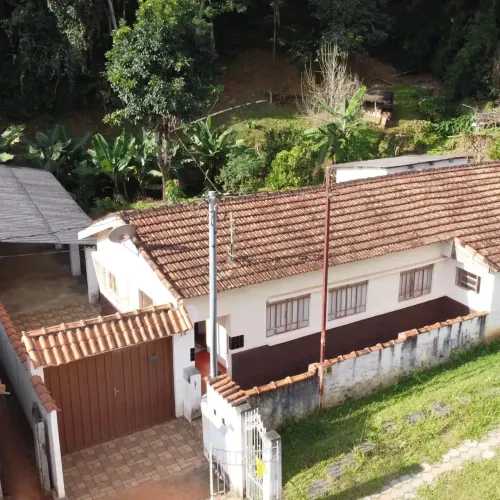 VENDE-SE CASA NA CIDADE DE CRISTINA-MG