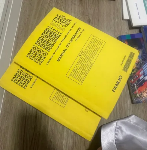 Dois manuais do operador FANUC ROBODRILL (Volume 2/2) 