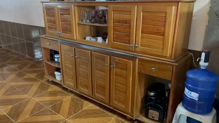 Vendo BANCADA e ARMÁRIO em madeira cerejeira