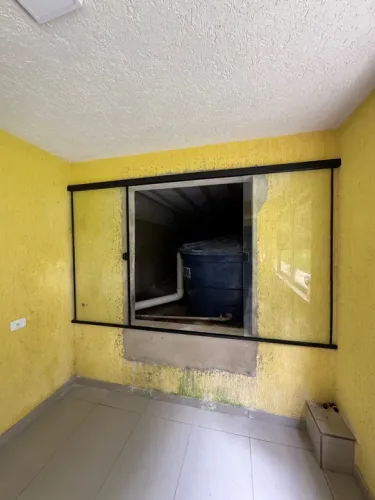 Janelas em vidro temperado ou esquadria de alumínio sob medida