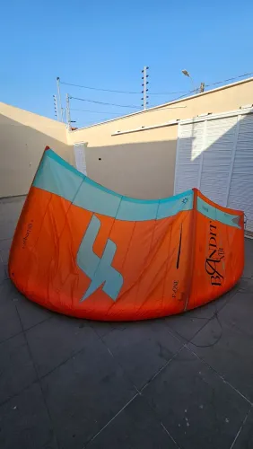 Vendo Kitesurf F-One Bandit 2023 Tam. 10