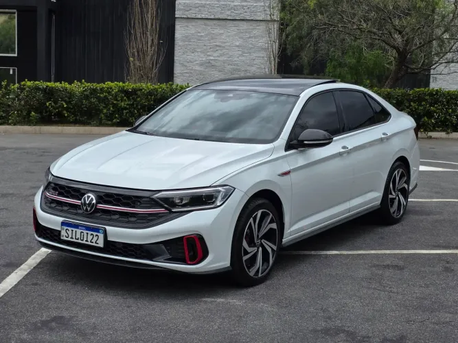 VW Jetta GLI 2023 (leia)