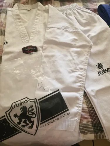 Kimono Karate Strike Kumite Fighter