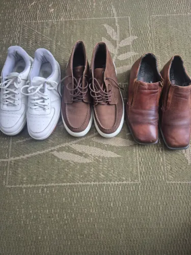 Kit calçados tamanho 44 tênis, sapato e bota.