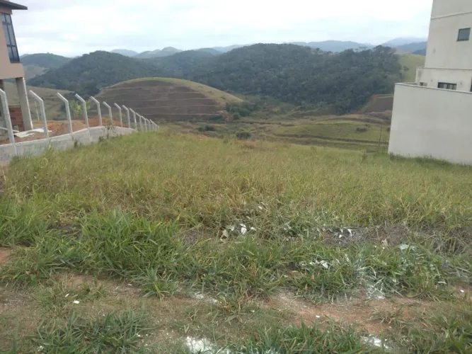Terreno com vista espetacular para as montanhas