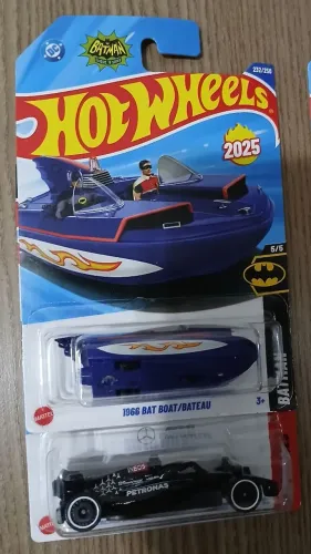 Hot Wheels Barco do Batman e Robin + Fórmula 1 F1 Mercedes Petronas 1:64 Diecast lacrados