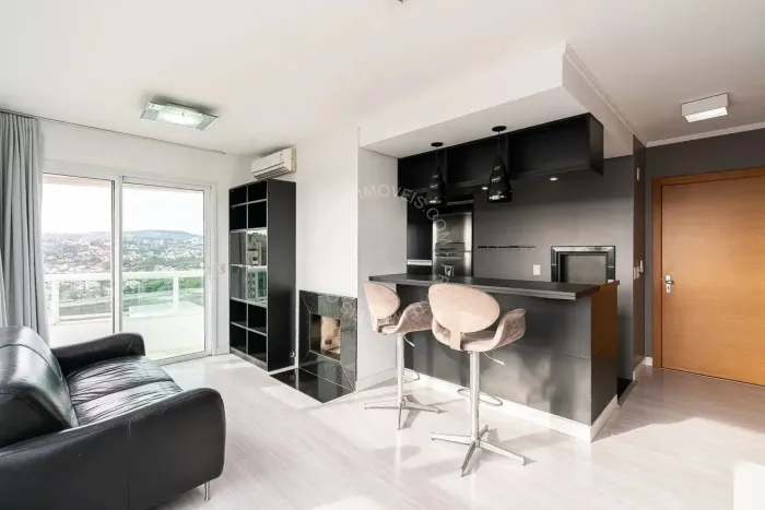 Apartamento mobiliado para alugar no Três Figueiras com 2 quartos (1suite)