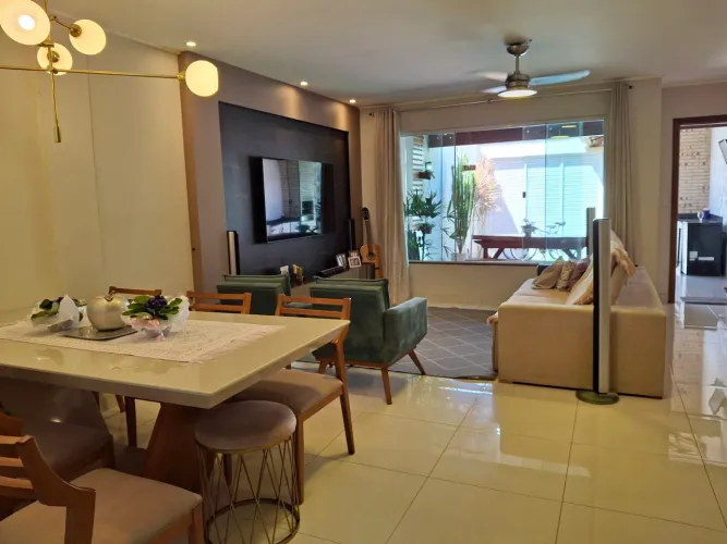 Casa 3qts Duplex com Armários