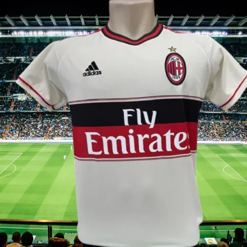 Camisa Retrô Milan Ronaldinho 10