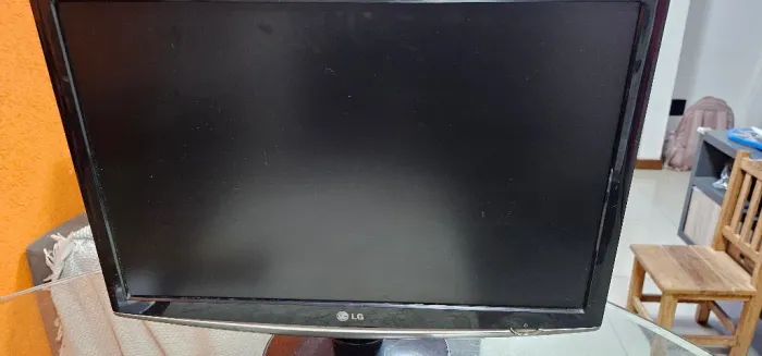 Monitor LG para retirada de peças
