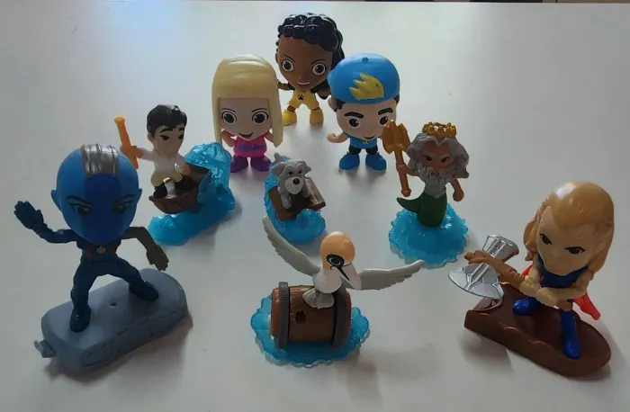 Bonecos de personagens infantis promocionais hambúrgueres  - Diversos modelos