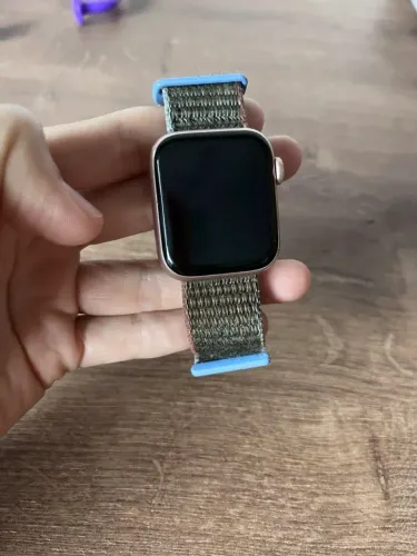 Apple watch SE 40mm gold