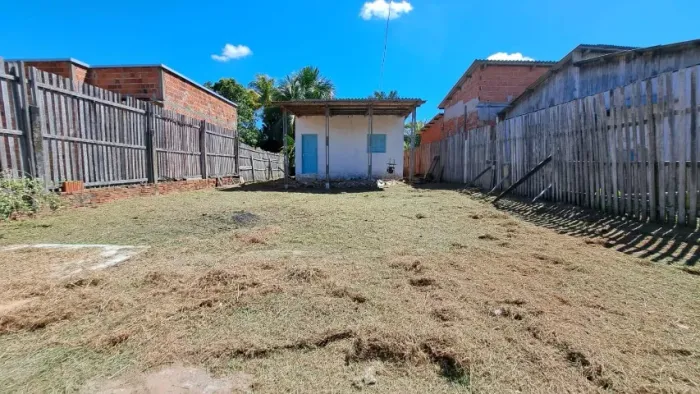 Casa disponível para VENDA.