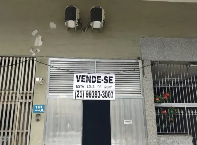 Loja pronta para trabalhar, sem ônibus.