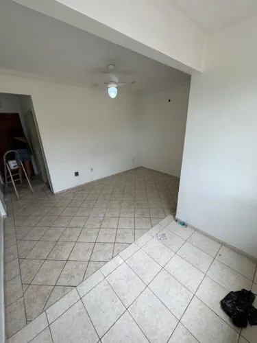 Aluga-se apartamento 3 quartos 1 suíte sala ampla
