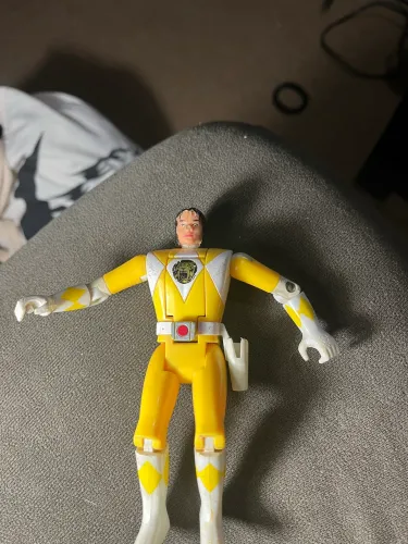 Power Ranger Amarela (gira a cabeça