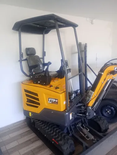 Mini escavadeira 1.8 toneladas, motor diesel Kubota de 3 cilindros o melhor da categoria 