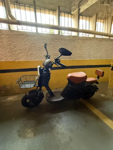  Scooter elétrica nova