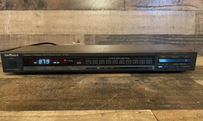 Technics ST-S98 Quartz Synthesizer AM/FM Stereo Tuner