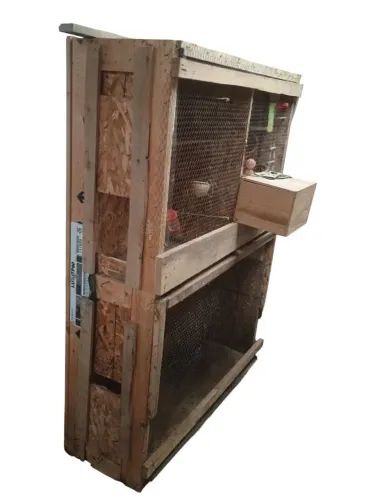 Gaiola para pássaros em madeira bandeja inox 