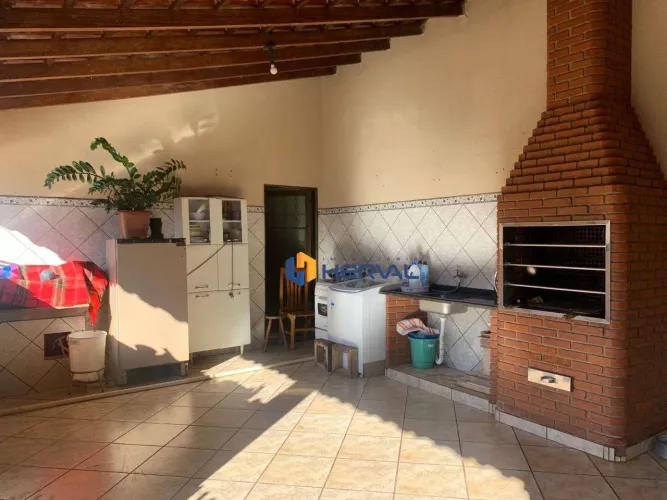 Casa com 3 quartos à venda, 225 m² por R$ 1.050.000 - Jardim Iguaçu - Maringá/PR