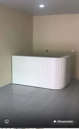 Balcão para loja MDF ripado