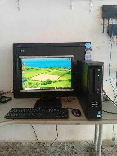 Vende se Pc completo Pentium 8gb memória HD de 750gb trecado e mause monitor 19 polegadas