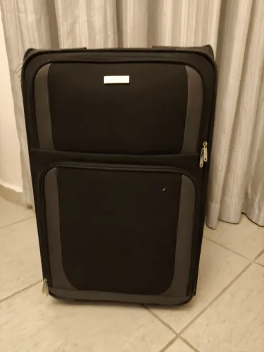 Mala de viagem, média, preta, muito resistente
