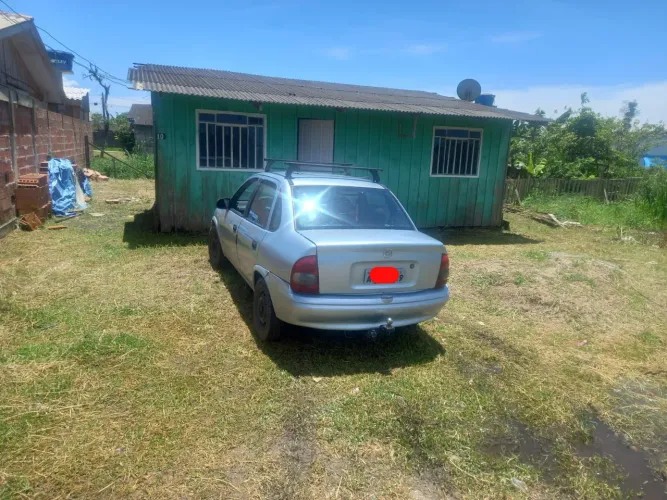 Vendo Terreno Medindo 13x20 Com Meia Água de Madeira em Cima.