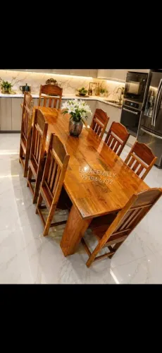 VENDO MESA COM 8 10 12 CADEIRAS TAMPO LISO