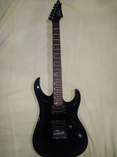 Guitarra XCort X-1 