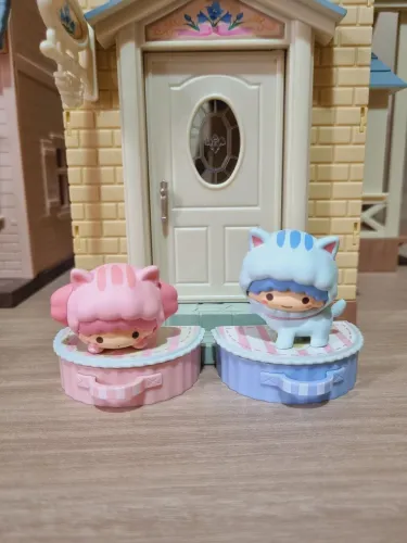 Miniaturas blind box sanrio × miniso Peek-a-Boo Little Twin Stars
