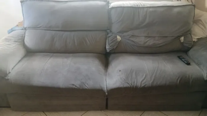 Sofá abre e é reclinável de 2,00M