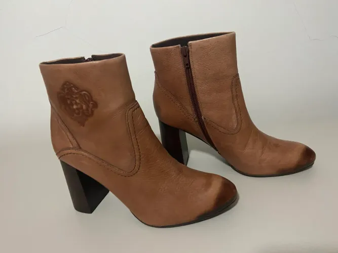 Bota couro TAM 37