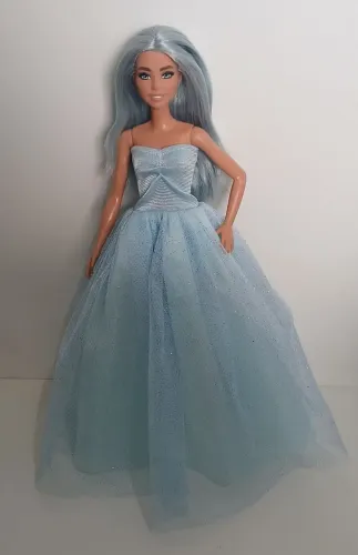 BONECA BARBIE FASHIONISTA VESTIDO DE PRINCESA CABELO AZUL PELE BRONZEADA