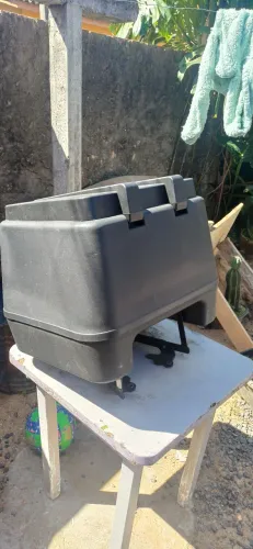 Baú 80 litros  + suporte pra cb300 